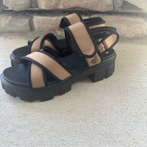 Xti Urban Brand Street Style || tan and black chunky platform sandals